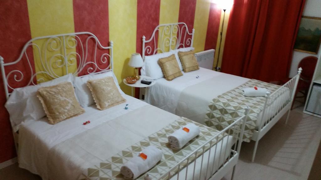 Mi Casa Es Tambien Tu Casa 2 Bed and Breakfast Βερόνα Δωμάτιο φωτογραφία