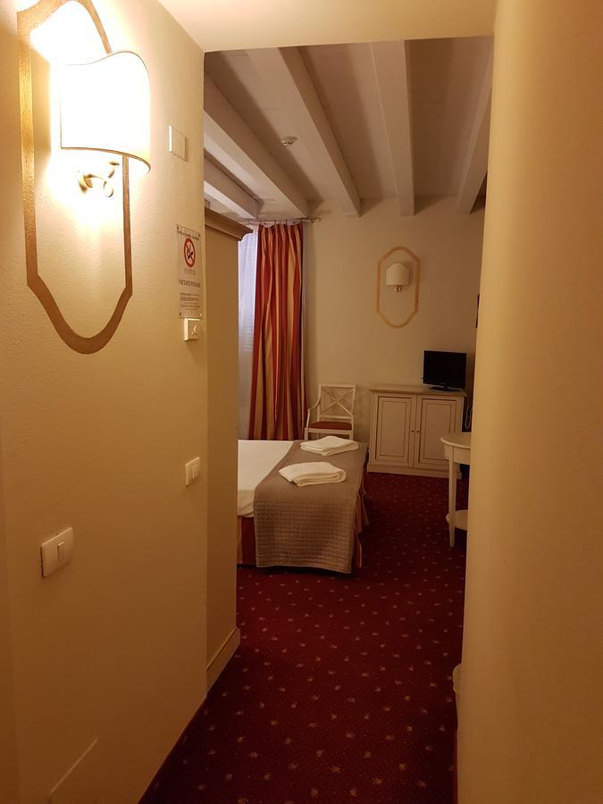 Mi Casa Es Tambien Tu Casa 2 Bed and Breakfast Βερόνα Εξωτερικό φωτογραφία